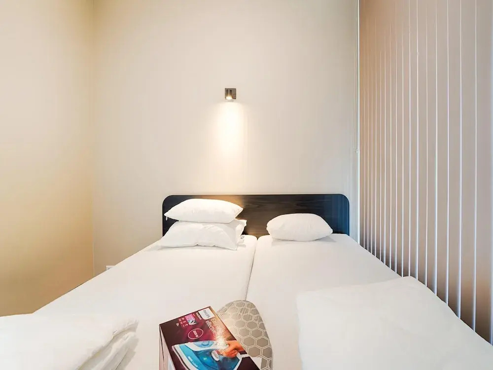 Modern Family Getaway in Oud Ade