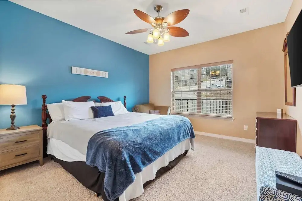 Rockwood Lakeview Getaway Incredible Location!