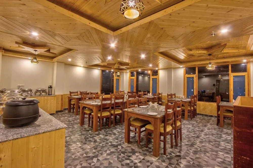 Snow Citys Montana Blues Resort Manali - Heated & Air-Cooled Stay