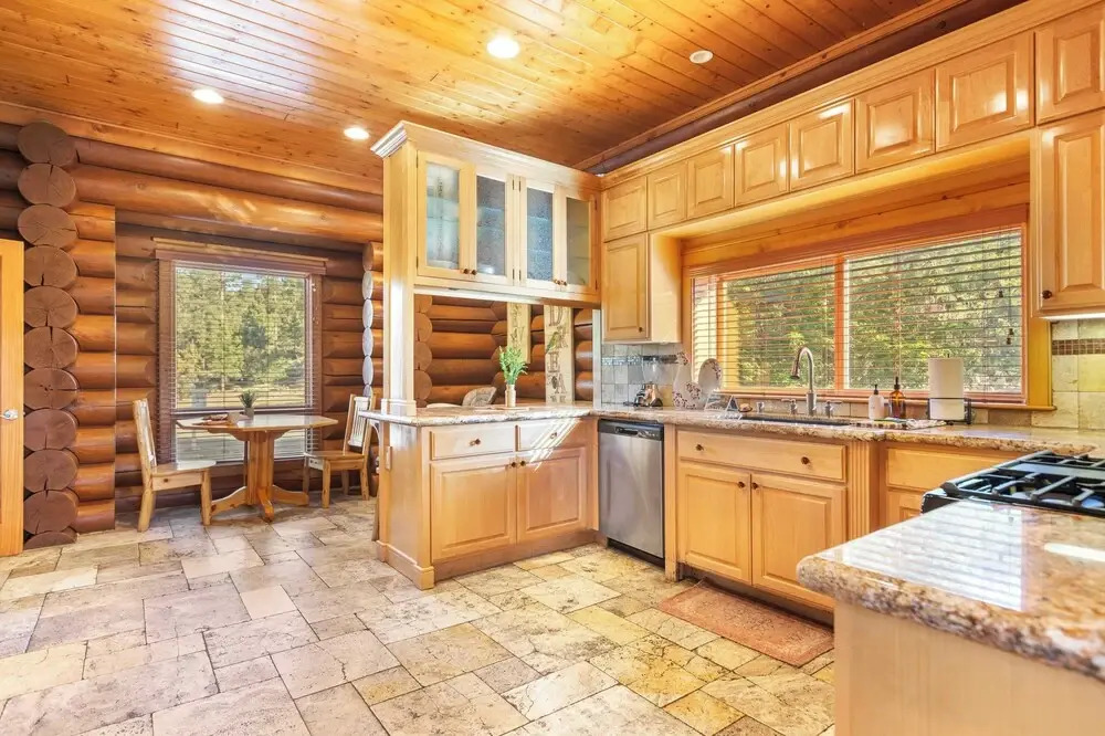 Sleeps 27 2 Homes Near the Lake, Hot Tub + Views Castle Glen Estates