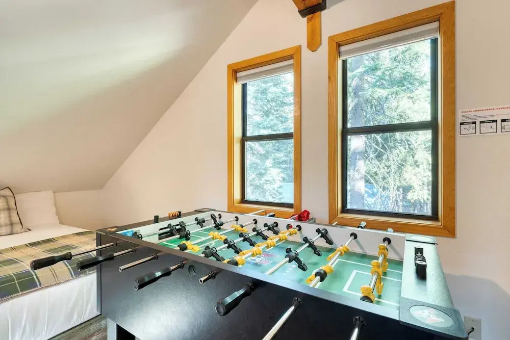 Cozy Escape w/ Hot Tub + Deck & Access to Tahoe Donner & Skiing Alpenglow Chalet by Avantstay