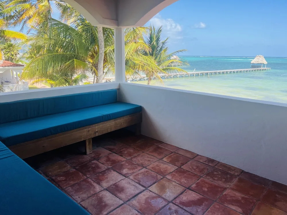 Isla Bonita Yacht Club