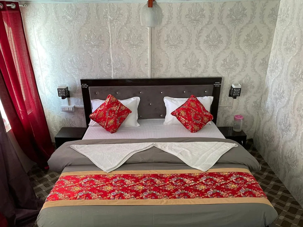 Pangong Delight Camps and Cottages