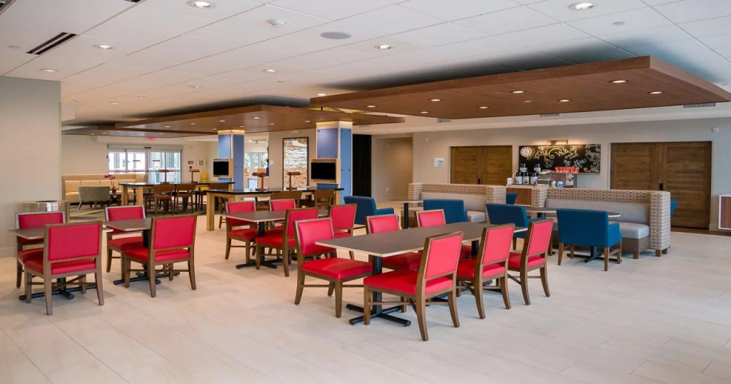 Holiday Inn Express & Suites - Tampa East - Ybor City by IHG