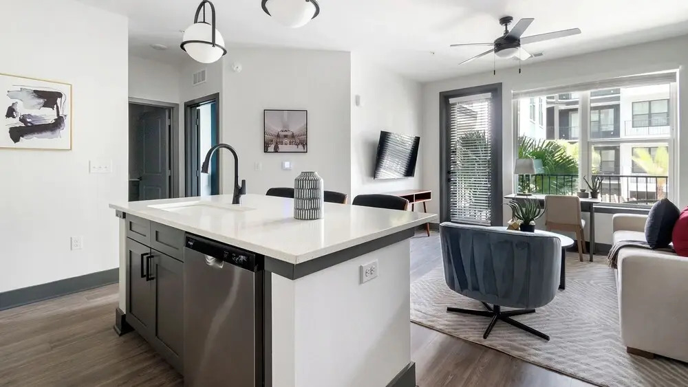Landing Stylish 1BD Yoga Studio Gym