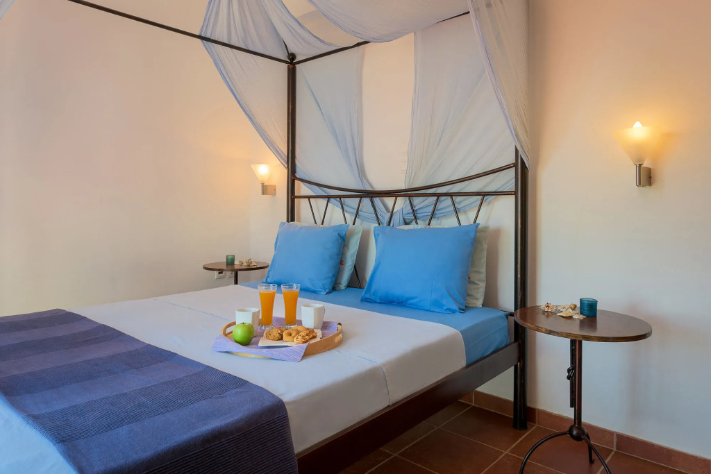 CRISTELIA SEAFRONT & POOL VILLA
