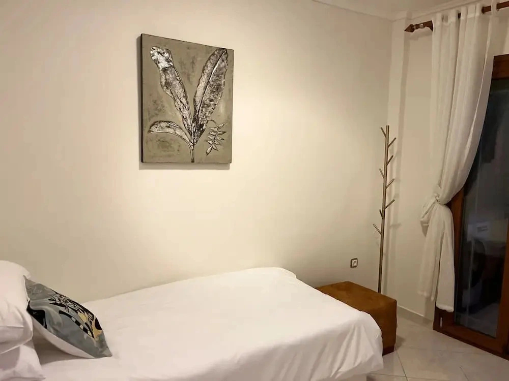 Cozy Apartment in Old Town Ano Polis