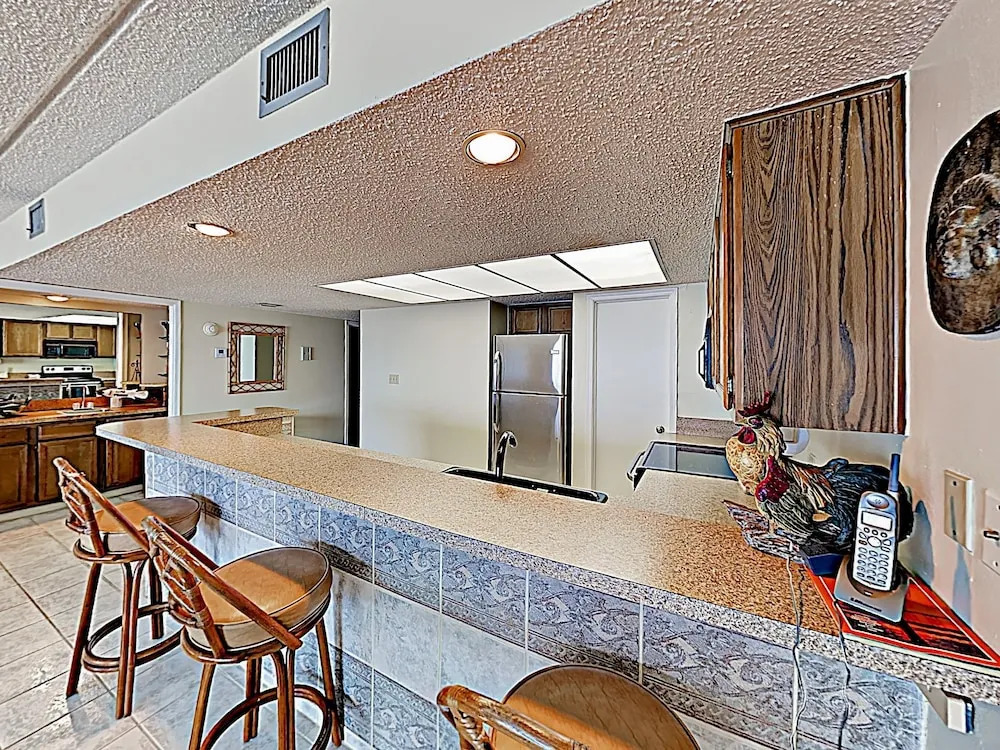 New Listing! Gulf-front W/ Pools & Gym 3 Bedroom Condo
