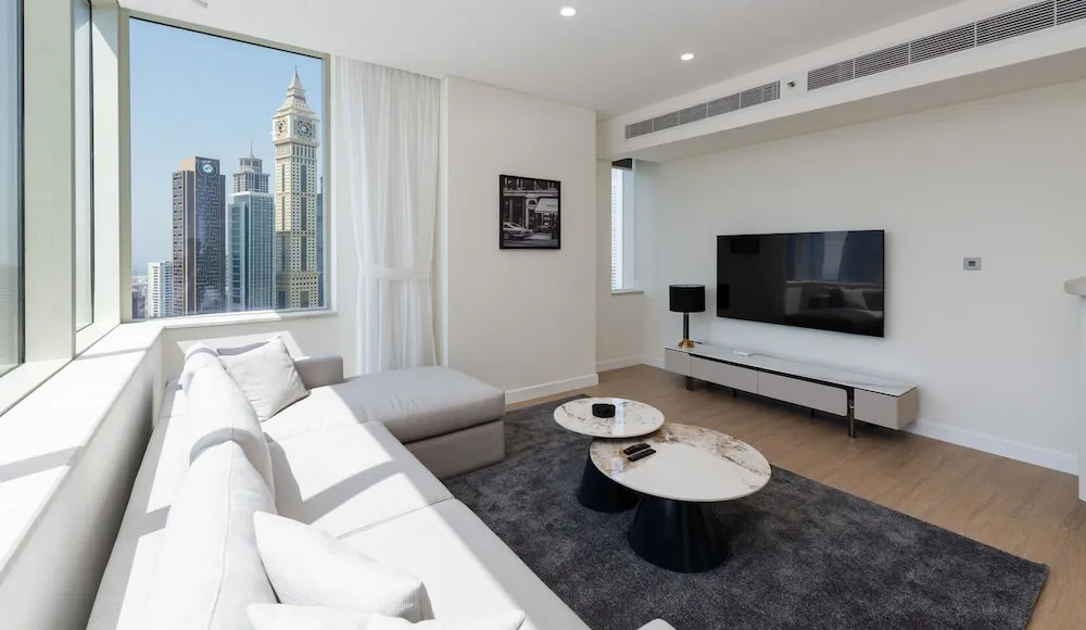 Pristine Difc 2BR w Pool Gym