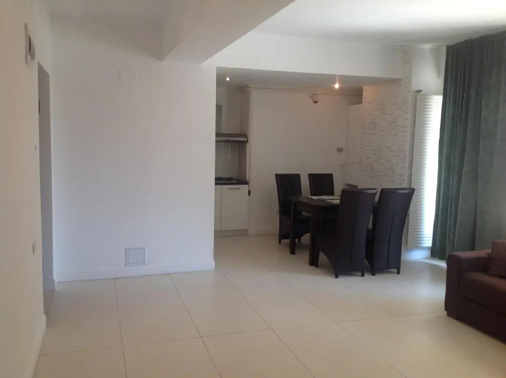 Green Lake Apartment 5