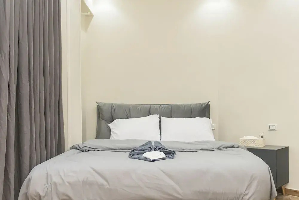TriPyramids Suites