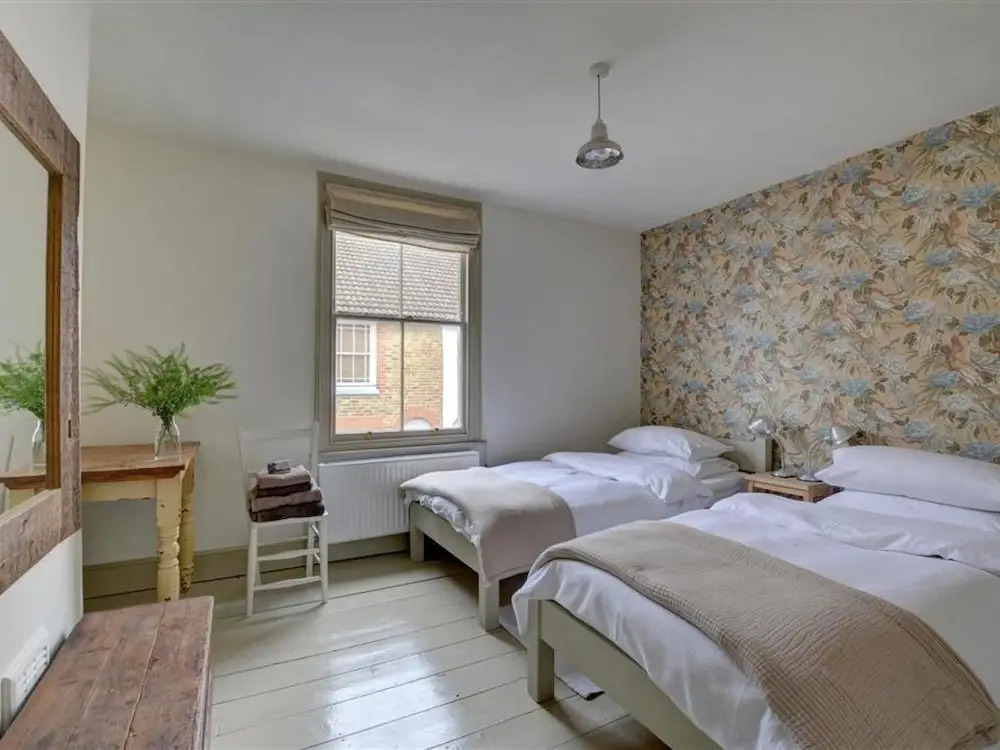 Lovely Holiday Home in Old Town of Whitstable near Beach