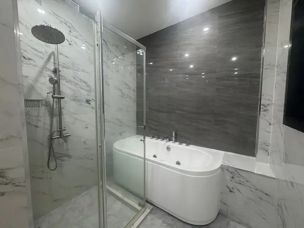 Level FIVE pool villa Pattaya