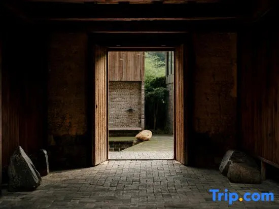 Yunshui Ruyi Travel And DL Tulou Culture B&B