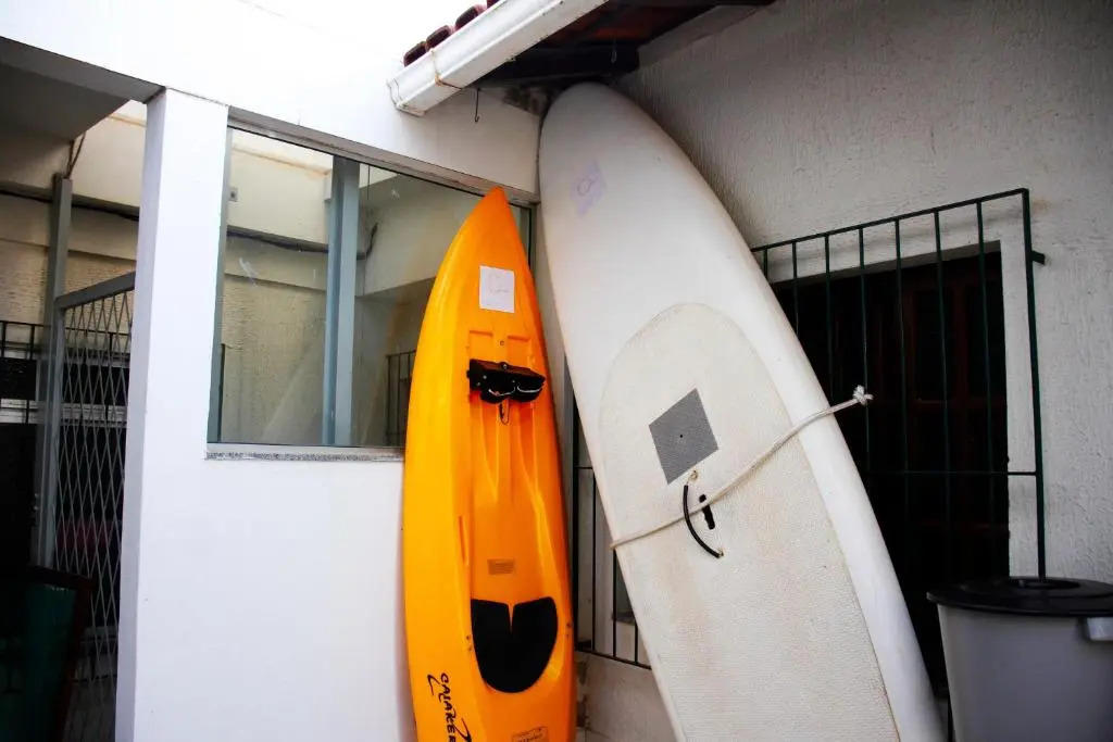 Flat com mini kitchen- Aldeia de Perocão Guarapari - Passeio de barco, Caiaque, SUP e Trilhas