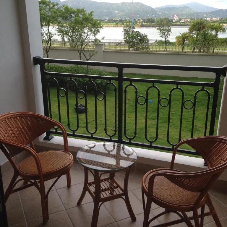 Shuanghai Holiday Hotel