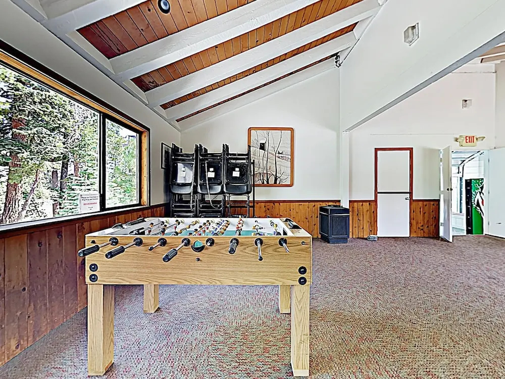 New Listing! Hot Tubs & Pool, Steps To Ski Lifts 2 Bedroom Condo