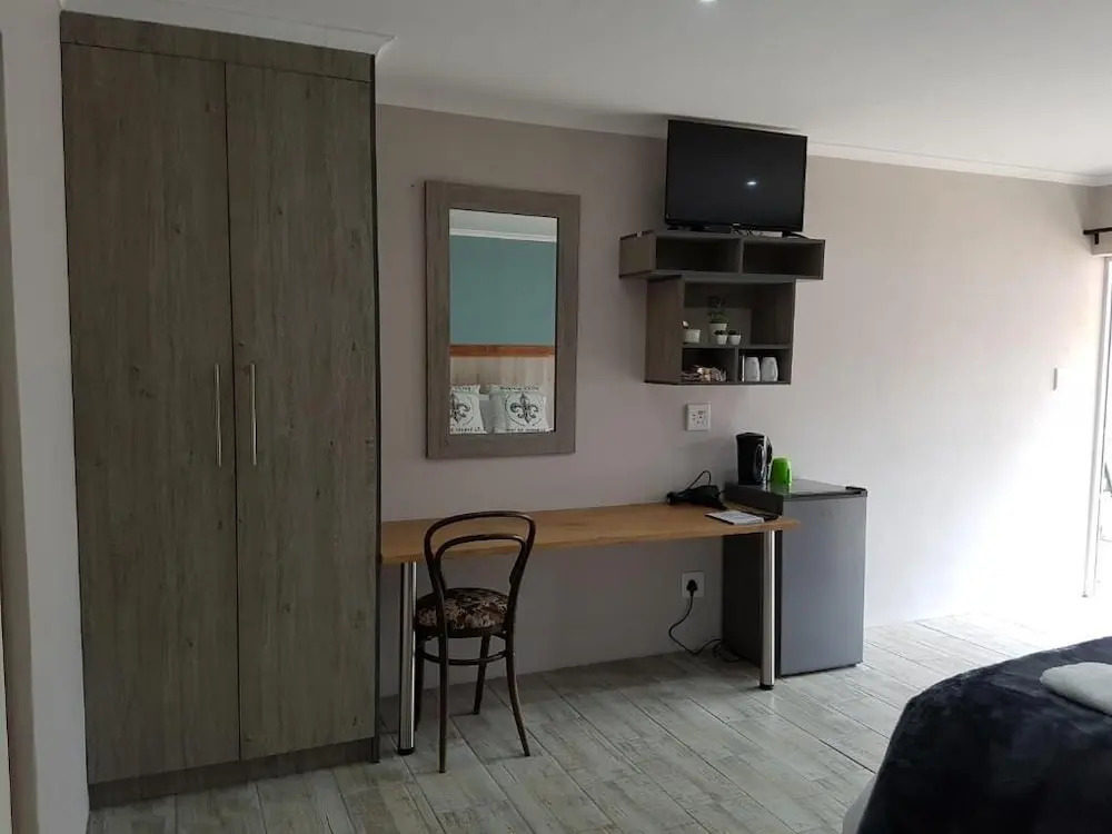 Azaria Guesthouse