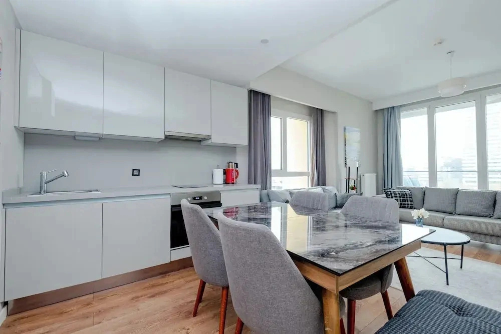 lUX RESIDENCE IN HIGH FLOOR