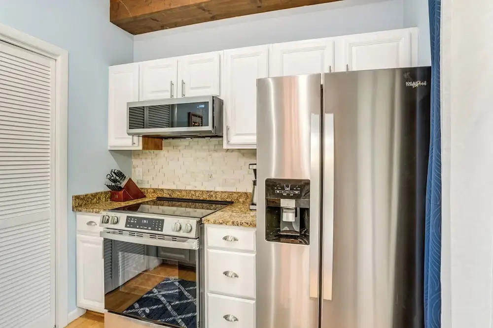 Wintergreen Condo w/ Pool: Near Hike & Market!