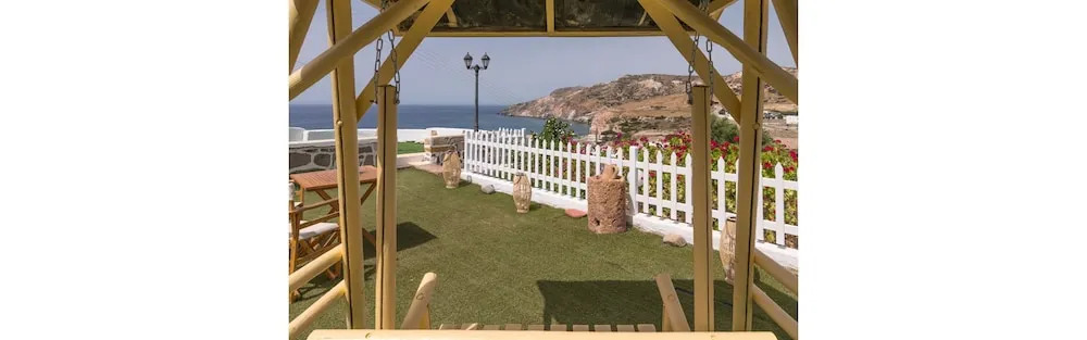 Avgerinos Deluxe Rooms