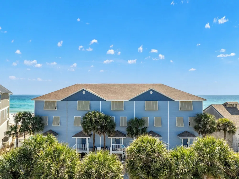 Beachfront Luxury! 4BR Townhouse W/pool & Stunning Gulf Views! Sleeps 10