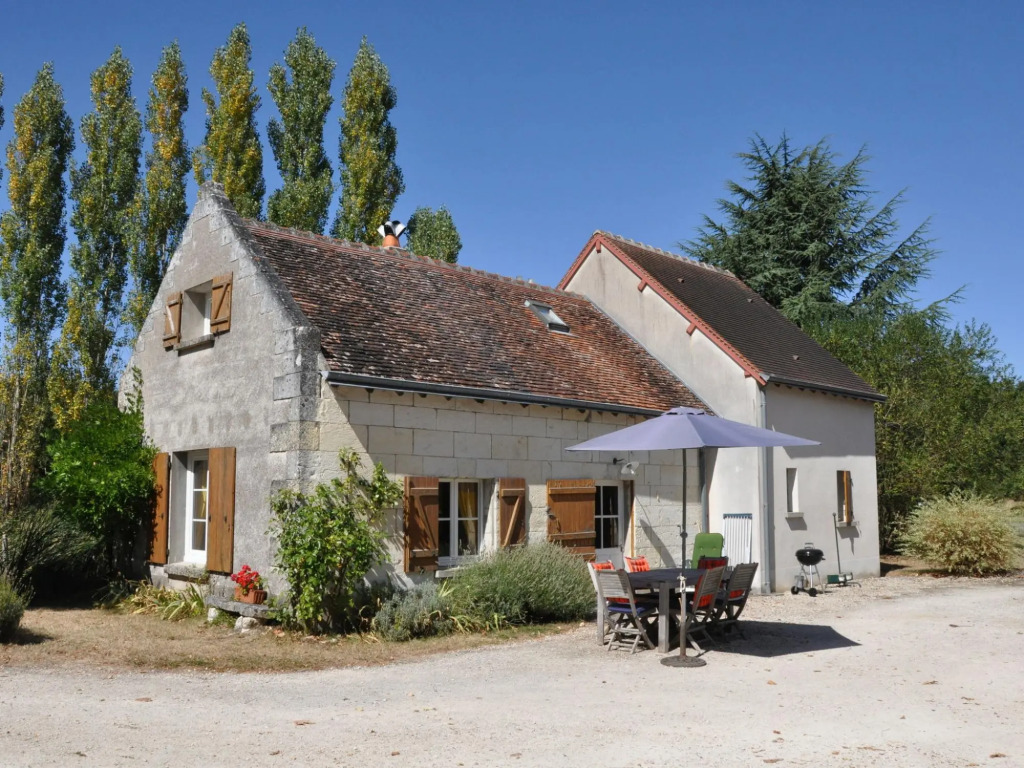 Cosy Holiday Home In Montrichard With Shared Pool
