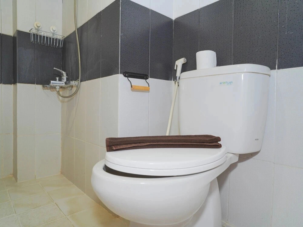 Tranquil And Comfy 2Br At Cinere Bellevue Suites Apartment