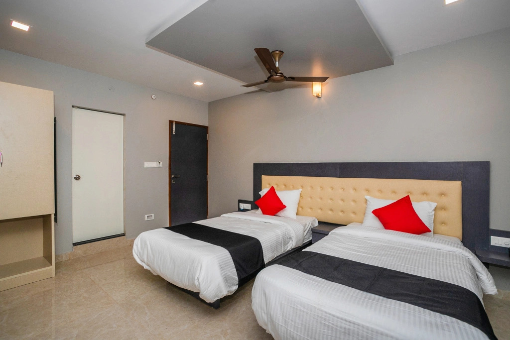 Hotel Blue Spring by OYO Rooms