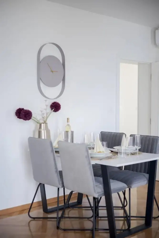 Elegant Tranquil Okrug Gornji Apartments