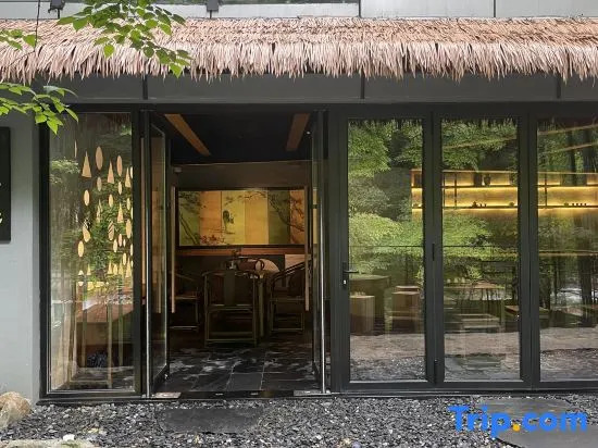 J·Mountain Hotel
