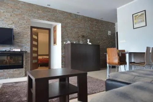 Apartament 325