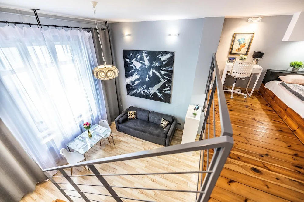 visiting apartments - Leszczyńskiego