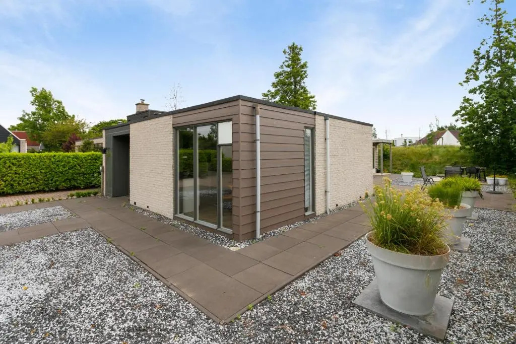 Populier 5 Modern bungalow - for the use of the sauna, additional costs are applicable - near the beach - not for companies