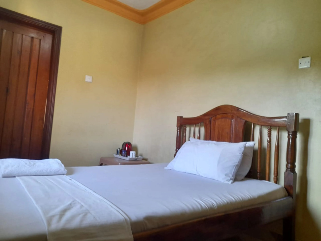 Twin Tower Gardens Hotel