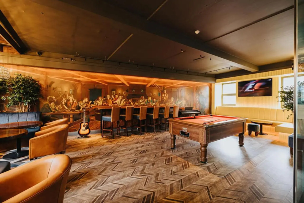 Kinlay Hostel Eyre Square - Best Hostel in Ireland 2025