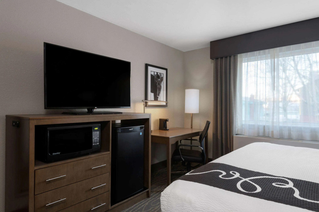 La Quinta by Wyndham Anchorage Airport