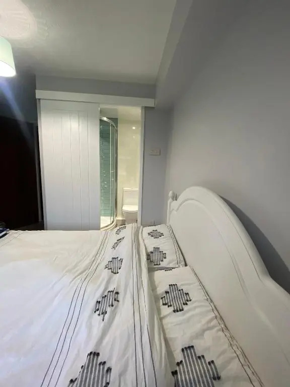 Lovely 3 bed ground floor flat with free parking