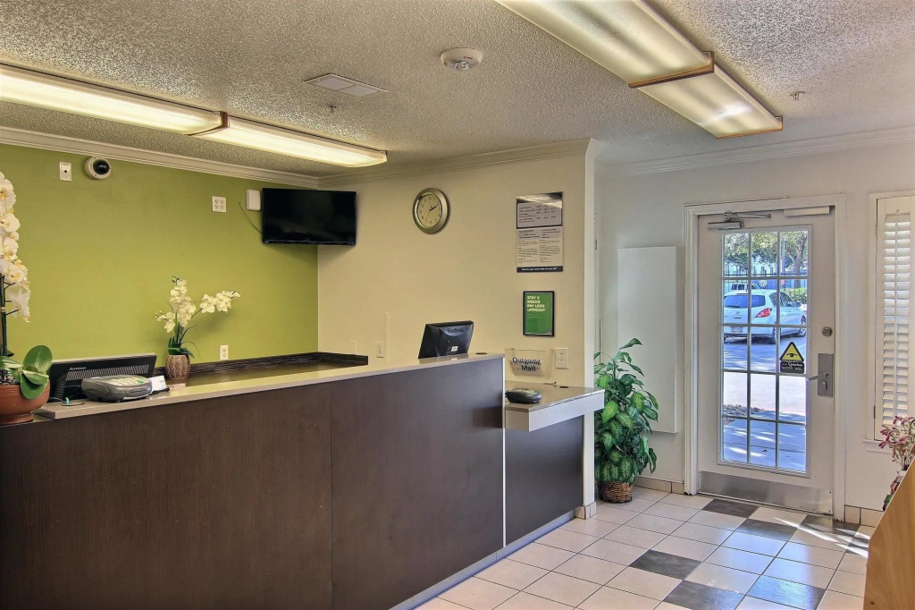 Studio 6 Extended Stay - Austin, TX - Midtown