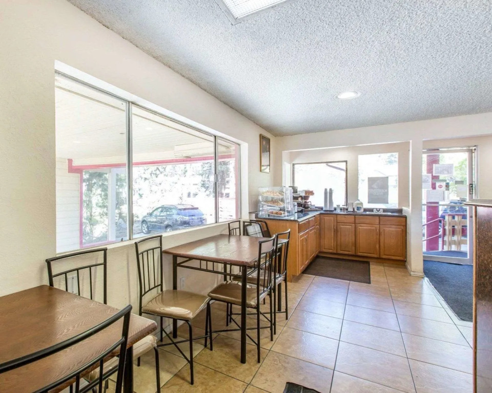 Ventura Grand Inn