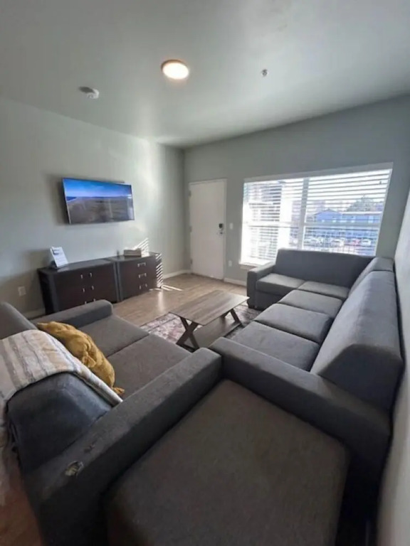 Bringhams Mill Apartments Perfect for Groups Full Kitchen Gym and Free Parking