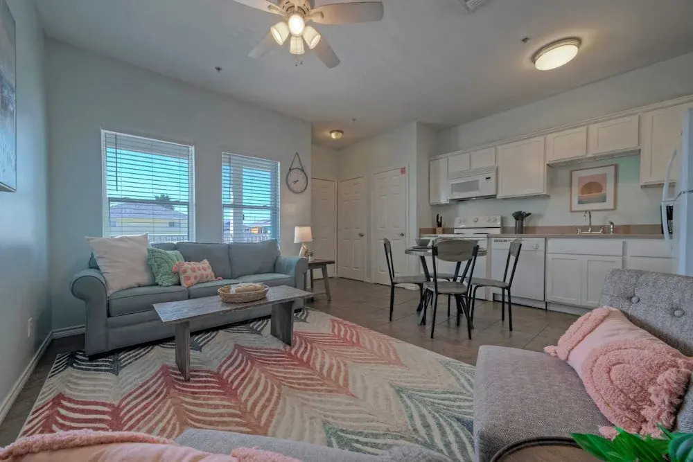 Minutes to the Beach w/ Pool, Sleeps 8 Two Condos: Costa Bahia