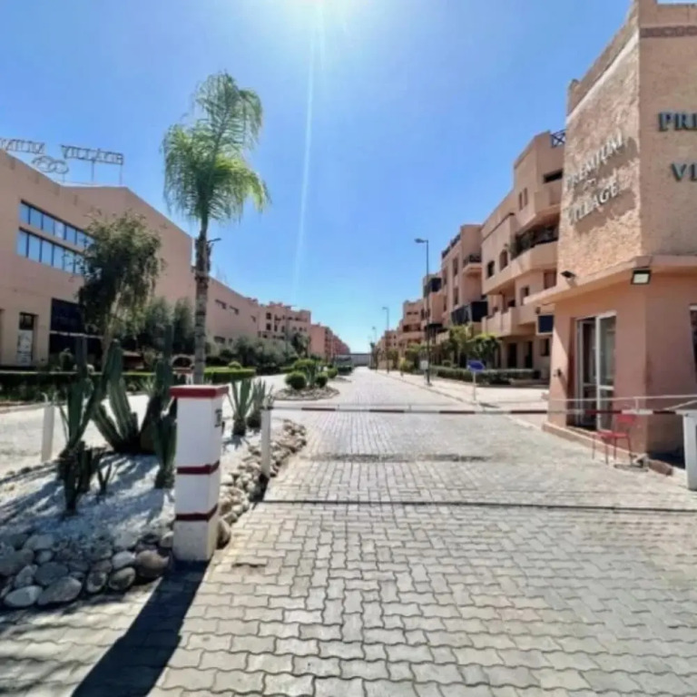 Quiet apartment in a paradise residence. Overnight prices, remained stable