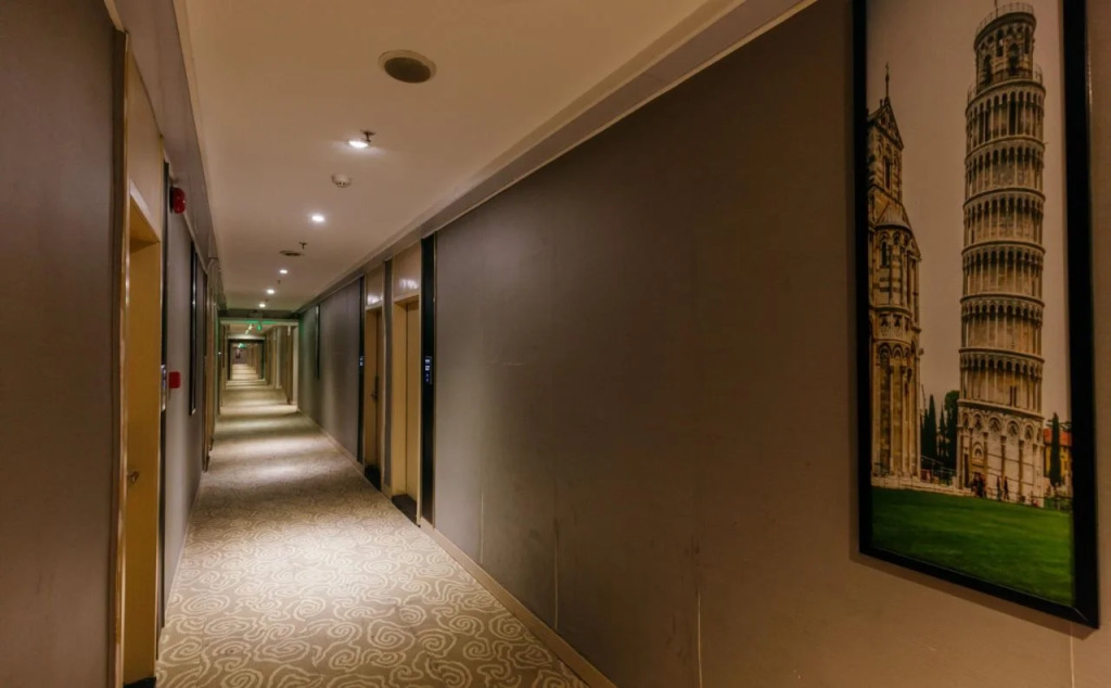 24 Tomorrow Hotel