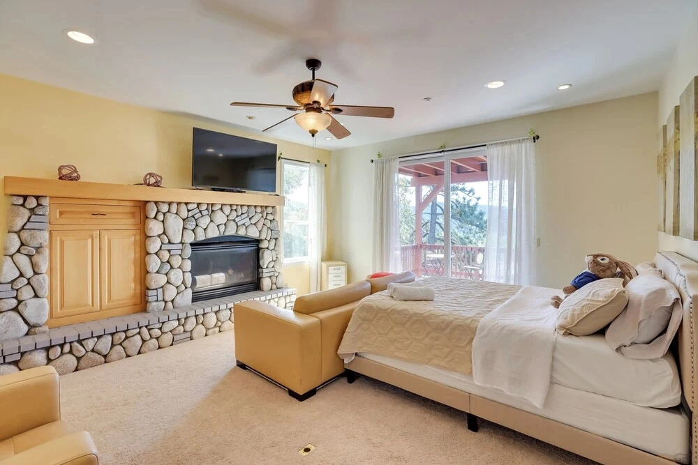Lake Arrowhead Home w/ 3 Decks & Stunning Views
