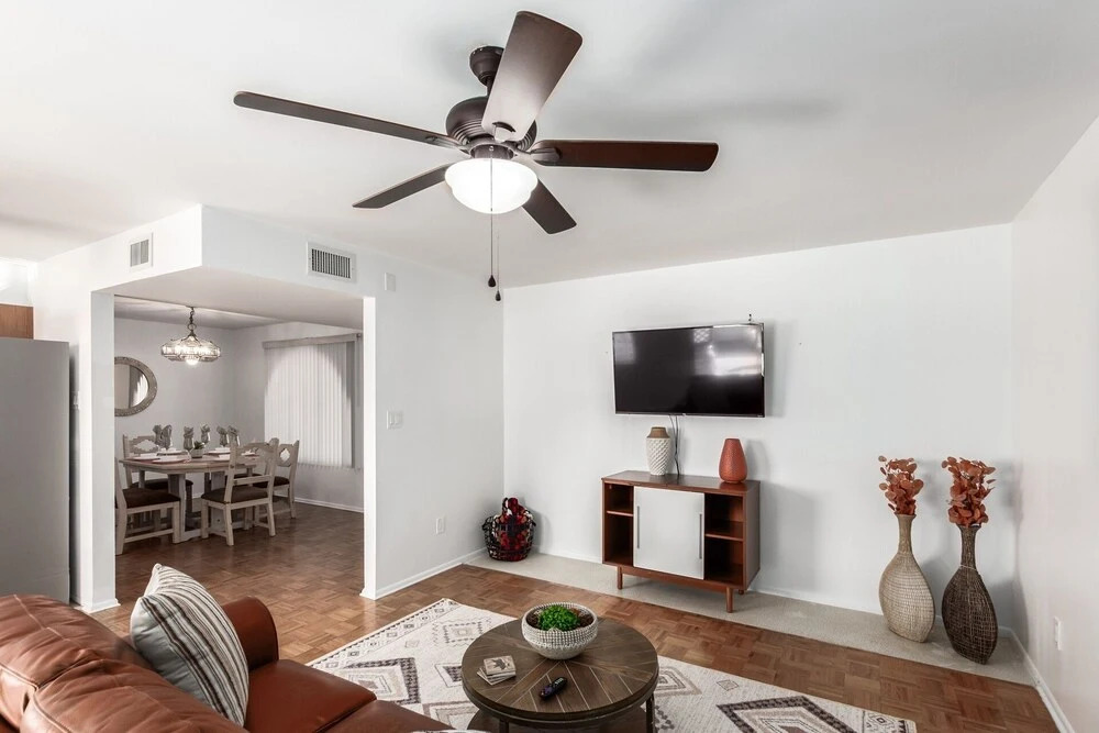 29th Phoenix 4 Bedroom Home by Redawning