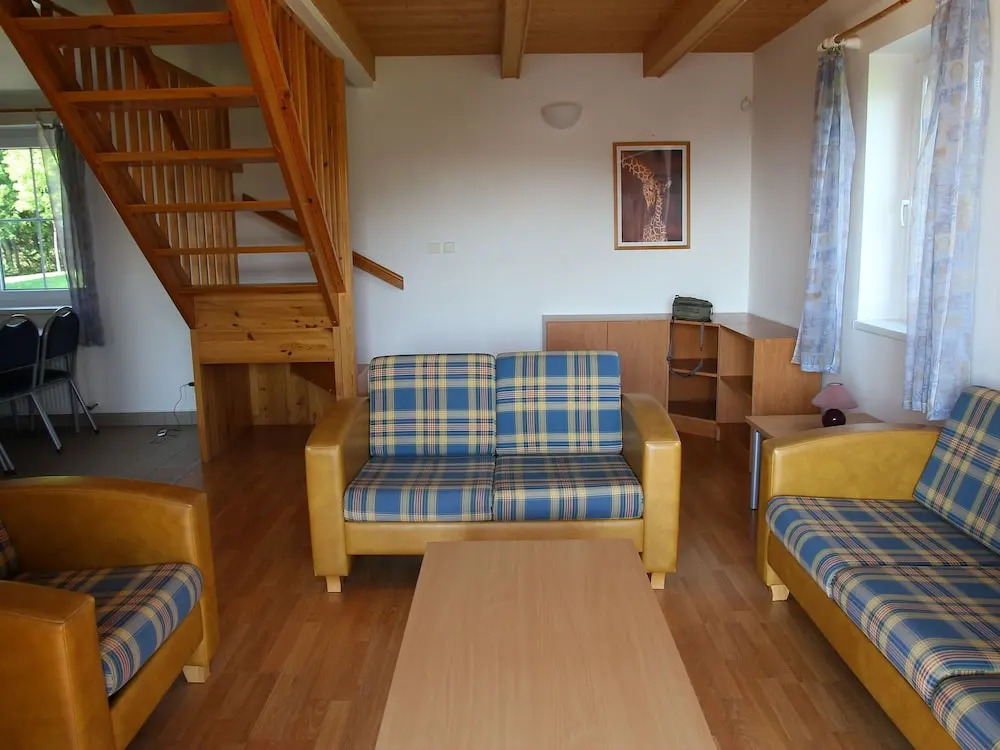 Detached Holiday Home With Veranda Near Cerny Dul