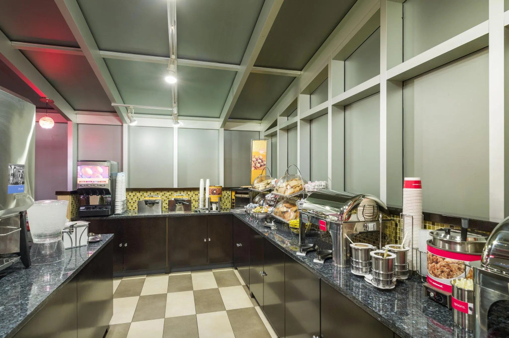 Hampton Inn Manhattan - Times Square South