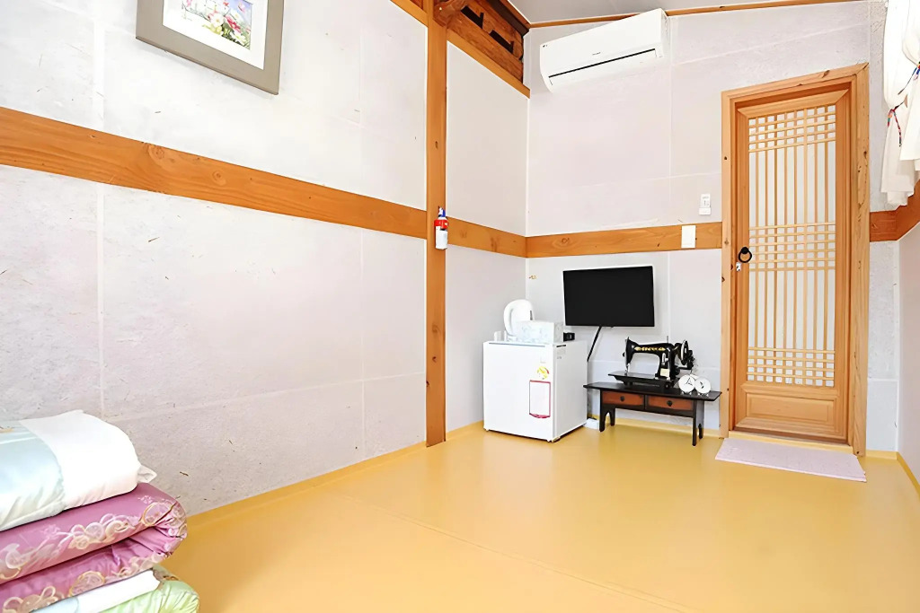 Happiness Full Hanok Guesthouse