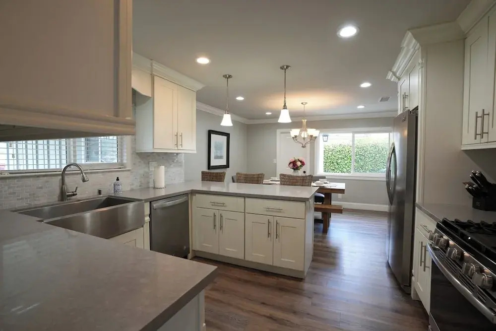 4 bedroom, 3 bathrooms Pool Home